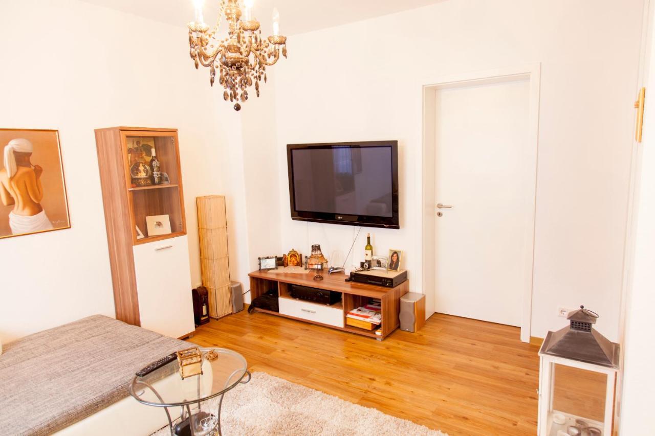 ZV2001 Private Apartments&Rooms near Exhibition Ground  Hannover Exterior foto