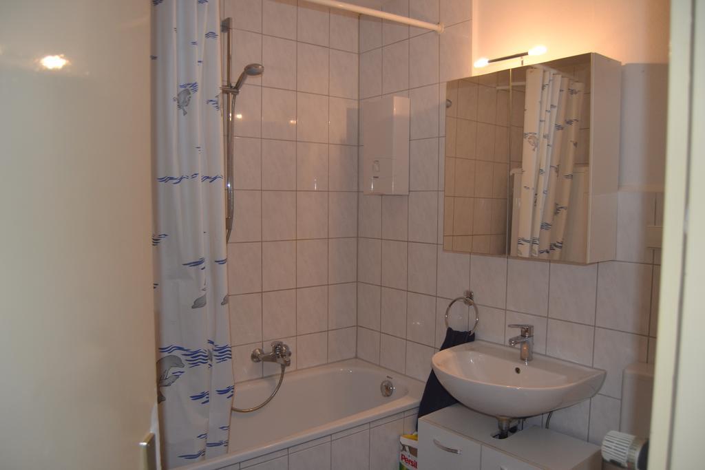 ZV2001 Private Apartments&Rooms near Exhibition Ground  Hannover Exterior foto