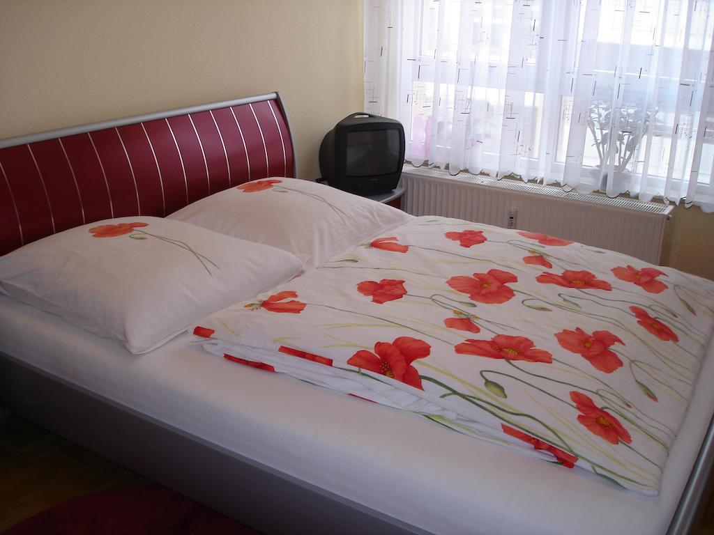 ZV2001 Private Apartments&Rooms near Exhibition Ground  Hannover Exterior foto