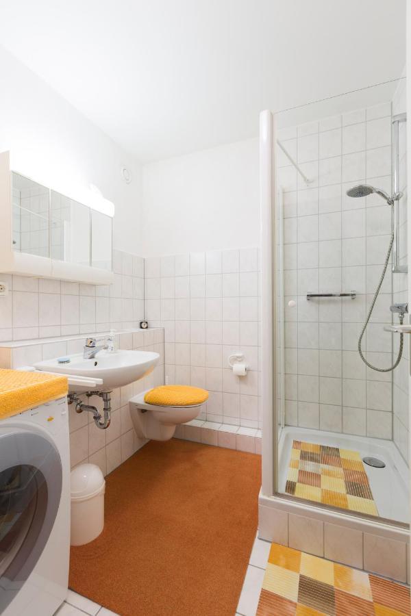 ZV2001 Private Apartments&Rooms near Exhibition Ground  Hannover Exterior foto